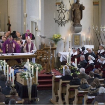 Begrafenis pastoor Piet van Wetten 27-11-2008 11